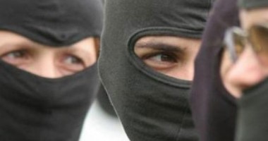 Stire din Eveniment : JAF ca în filme! Patru pretinși polițiști au furat 30.000 de euro