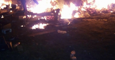 GALERIE FOTO / Incendiu la o casă din Eforie Nord. Pompierii intervin cu mai multe autospeciale - 2