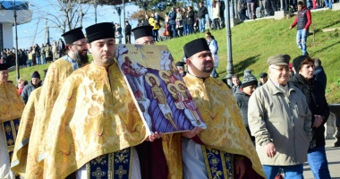 GALERIE FOTO / BOBOTEAZĂ. Mii de constănțeni, prezenți pe faleza Cazinoului. - 8