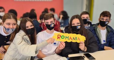 Stire din Cultură-Educație : O echipă a Școlii „Viceamiral Ioan Murgescu” a vizitat Grecia, printr-un proiect Erasmus+