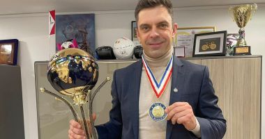 Stire din Sport : Ciclism / Eduard Novak a intrat în Cartea Recordurilor. Primul ministru al Sportului care cucereşte o medalie paralimpică