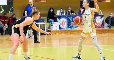 Phoenix CSU Simona Halep a spulberat Rapidul la Bucureşti
