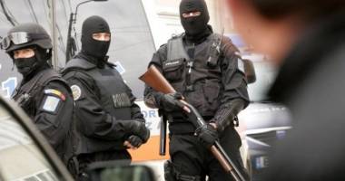 Stire din Eveniment : PERCHEZIȚII în Constanța / Grupare de carderi, în vizorul DIICOT