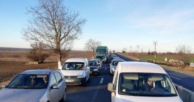 VIDEO/ CARANTINĂ la CONSTANȚA. Trafic infernal la intrare în oraș - 2