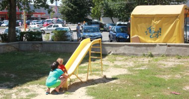 GALERIE FOTO / Locuri de joacă sau capcane pentru copii? - 8