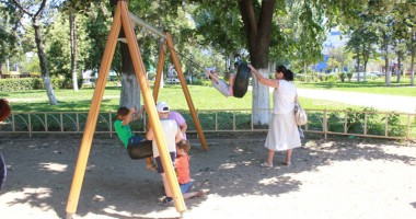 GALERIE FOTO / Locuri de joacă sau capcane pentru copii? - 3
