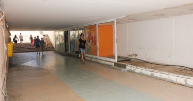 DEFILEUL MIZERIEI. Pasajul TOMIS, MAI HIDOS CA NICIODATĂ! Galerie foto - 6