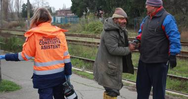 Foto. Victimele frigului, în atenția Ambulanței Constanța - 3
