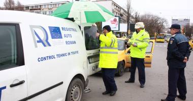 Galerie FOTO. TAXIURILE din zona Gării Constanța, CONTROLATE LA SÂNGE - 10