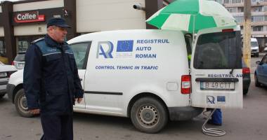 Galerie FOTO. TAXIURILE din zona Gării Constanța, CONTROLATE LA SÂNGE - 2