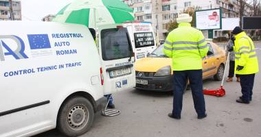 Galerie FOTO. TAXIURILE din zona Gării Constanța, CONTROLATE LA SÂNGE - 9