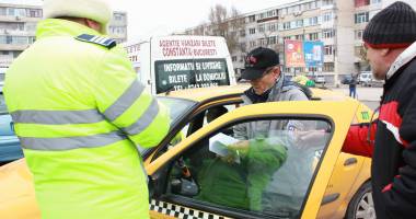 Galerie FOTO. TAXIURILE din zona Gării Constanța, CONTROLATE LA SÂNGE - 4