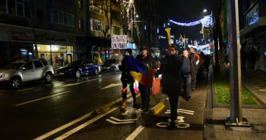 Galerie foto / PROTESTE ȘI LA CONSTANȚA: "PSD, CIUMA ROȘIE!" - 24
