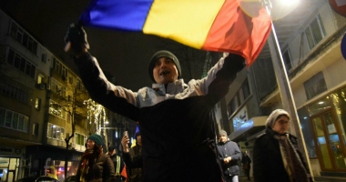 Galerie foto / PROTESTE ȘI LA CONSTANȚA: "PSD, CIUMA ROȘIE!" - 33