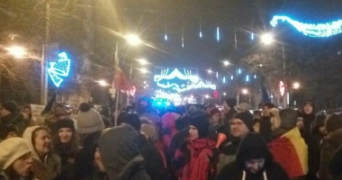 Galerie foto / PROTESTE ȘI LA CONSTANȚA: "PSD, CIUMA ROȘIE!" - 3