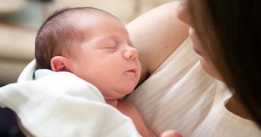Stire din Social : 2023, anul în care s-au născut cei mai puțini copii în România. 49% dintre părinţi au un singur copil