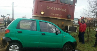 GALERIE FOTO / ACCIDENT FEROVIAR LA OVIDIU! UN MATIZ A FOST LOVIT DE TREN - 3