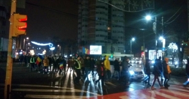 Galerie foto / PROTESTE ȘI LA CONSTANȚA: "PSD, CIUMA ROȘIE!" - 16