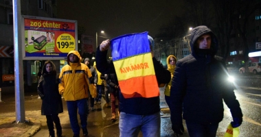 Galerie foto / PROTESTE ȘI LA CONSTANȚA: "PSD, CIUMA ROȘIE!" - 31
