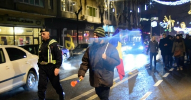 Galerie foto / PROTESTE ȘI LA CONSTANȚA: "PSD, CIUMA ROȘIE!" - 32