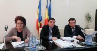 Stire din Politică-Administrație : Consilierii județeni, convocați la ședință. Țuțuianu lipsește, Palaz prezidează
