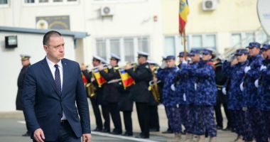 Ministrul Apărării Naționale, la Constanța: "Nu va fi achiziționat un submarin, ci trei" - 6