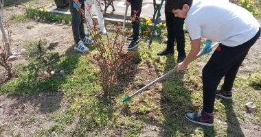 Stire din Cultură-Educație : GALERIE FOTO. Educația civică și ecologică începe în curtea școlii
