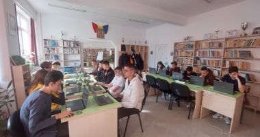 GALERIE FOTO. 15 elevi ai Liceului Energetic Constanța, finaliști într-un concurs transdisciplinar - 2