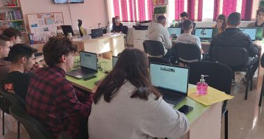 GALERIE FOTO. 15 elevi ai Liceului Energetic Constanța, finaliști într-un concurs transdisciplinar - 3