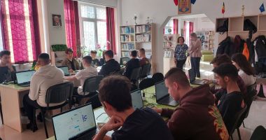 GALERIE FOTO. 15 elevi ai Liceului Energetic Constanța, finaliști într-un concurs transdisciplinar - 4