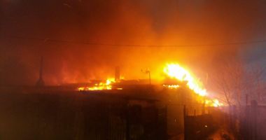 Galerie foto-video / INCENDIU DEVASTATOR ÎN MEDGIDIA. ARD 10 CASE! FOCUL SE TOT EXTINDE, DIN CAUZA VÂNTULUI PUTERNIC - 2