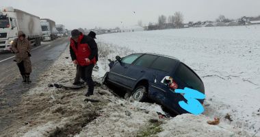 GALERIE FOTO / VIDEO. ACCIDENT GRAV LA HÂRȘOVA: COPIL ÎN COMĂ și trei adulți răniți! - 2