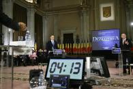 Stire din Politică-Administrație : Pesedistul Mircea Geoană se relaxează acasă la "maleficul" Sorin Ovidiu Vântu