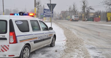 Stire din Eveniment : Traficul rutier este întrerupt din cauza ninsorii. Vezi unde