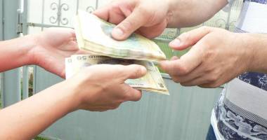Stire din Eveniment : ÎNȘELĂCIUNE / Două femei au fost țepuite de câteva sute de lei