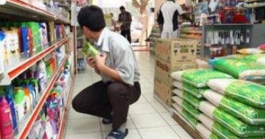 Stire din Eveniment : Prinși când încercau să fure din supermarketuri