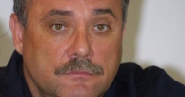 Stire din Politică-Administrație : Soluția penală îi permite lui Dumitru Moinescu să candideze la primărie