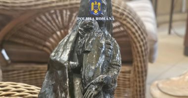 Stire din Eveniment : O statuie furată acum șapte ani din Franța, descoperită în municipiul Constanța!