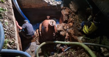 Stire din Social : ATENȚIE, benzi de circulație blocate ca urmare a unei avarii RAJA