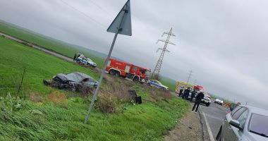 Stire din Eveniment : UPDATE Accident rutier grav la ieșire din localitatea Țepeș Vodă. Două victime au ajuns la spital