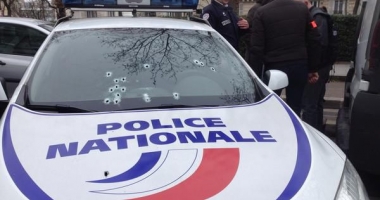 Stire din Actualitate : Atac armat în Franța. Autocar plin cu turiști străini, în bătaia gloanțelor
