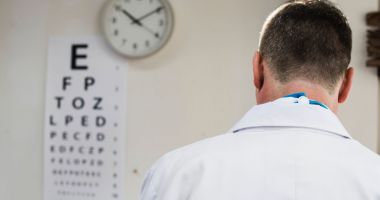 Stire din Eveniment : Un bărbat și o femeie, reținuți în cazul eliberării fișelor medicale pentru preschimbarea permiselor de conducere