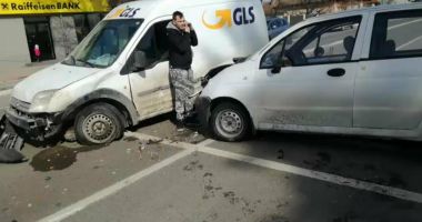 Galerie foto / Accident rutier în Valu lui Traian! Două victime, circulație blocată - 2