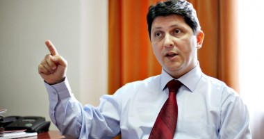 Stire din Politică-Administrație : Ministrul palestinian de externe, așteptat în România
