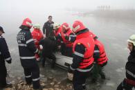 Stire din Eveniment : Zeci de pompieri, polițiști și scafandri caută doi tineri care se presupune că s-au înecat în lacul Sinoe