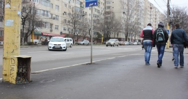 HOȚII NE BAGĂ ÎN ȘOCURI. Aveți grijă pe unde pășiți! Pericol de electrocutare! - 2