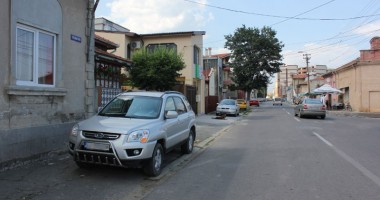 Stire din Cetățenești : "RADET ne-a oprit apa caldă, obligându-ne să-i reparăm avaria!"