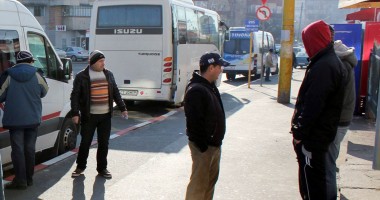 Stire din Cetățenești : "Chiar n-are nimeni ac de cojocul șoferilor de maxi-taxi?"