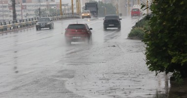 CONSTANȚA, pavată cu bălți și gropi! - 9