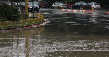 CONSTANȚA, pavată cu bălți și gropi! - 2